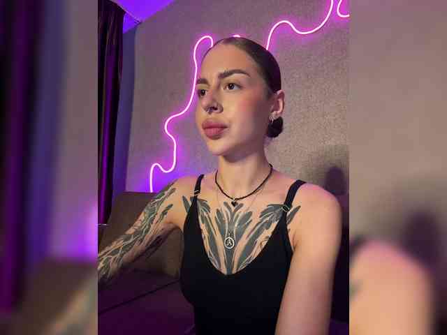 -Aperol- Live Webcam on BongaCams
