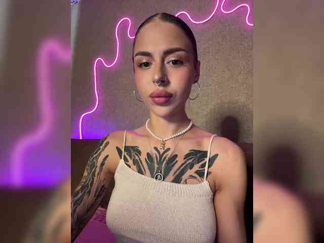 -Aperol- Live Webcam on BongaCams