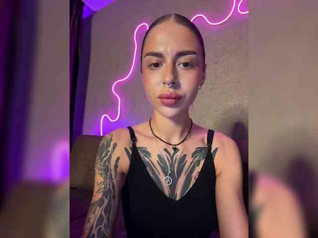 -Aperol- Live Webcam on BongaCams