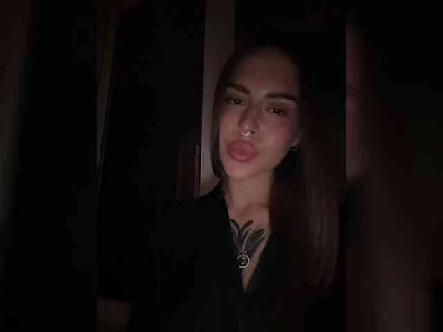 -Aperol- Live Webcam on BongaCams