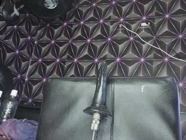 Megann9's BongaCams show and profile