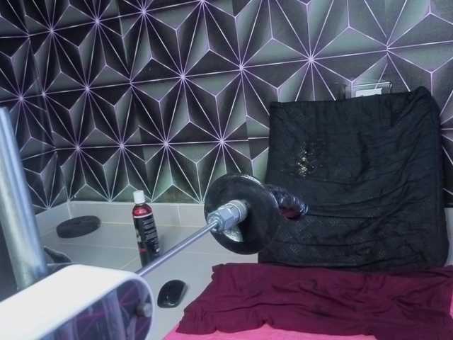 Megann9's BongaCams show and profile