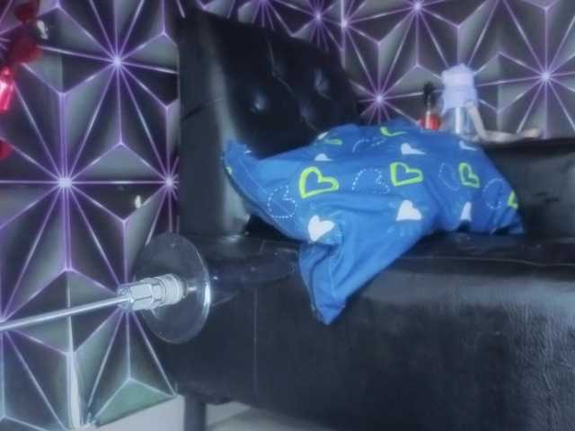 Megann9's BongaCams show and profile