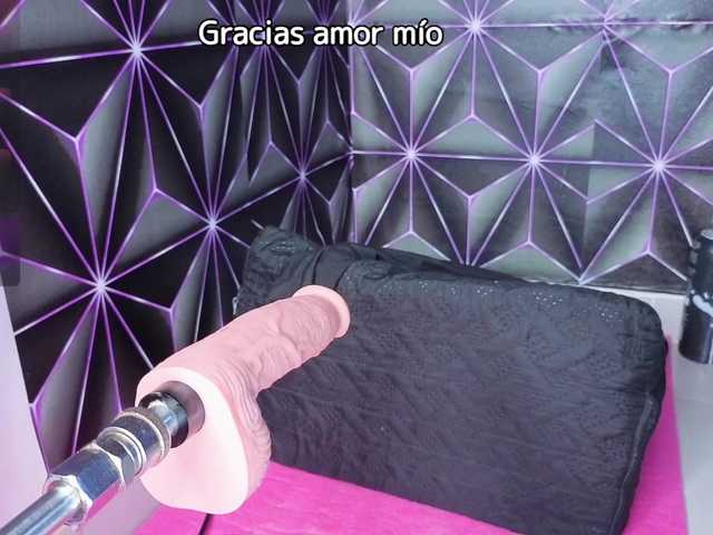 Megann9 webcam