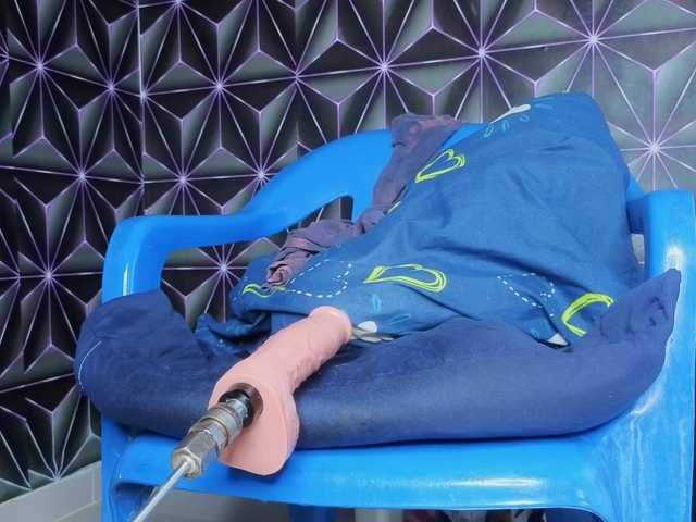 Megann9's BongaCams show and profile