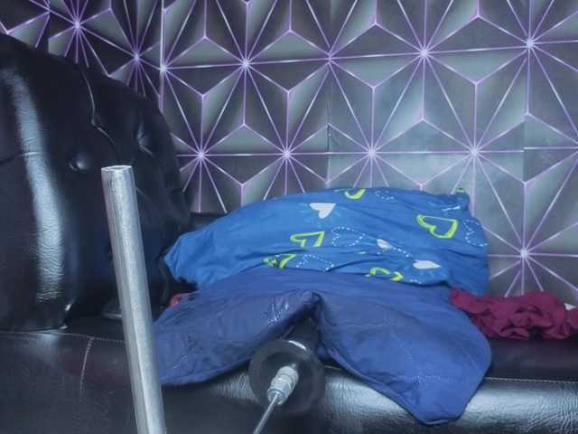 Megann9's BongaCams show and profile