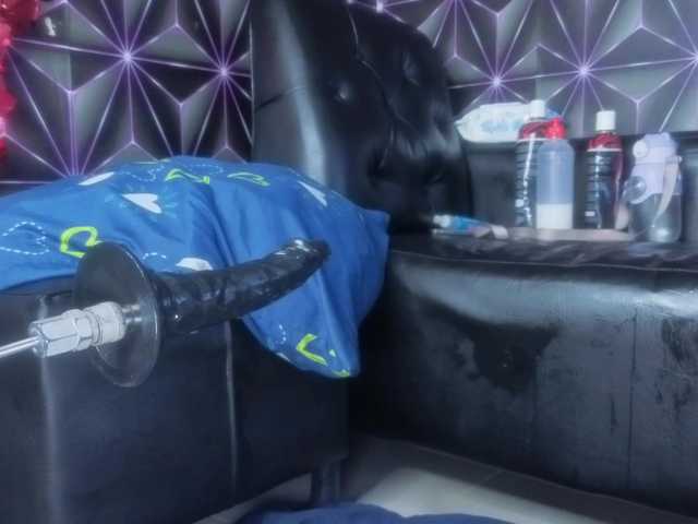 Megann9's BongaCams show and profile