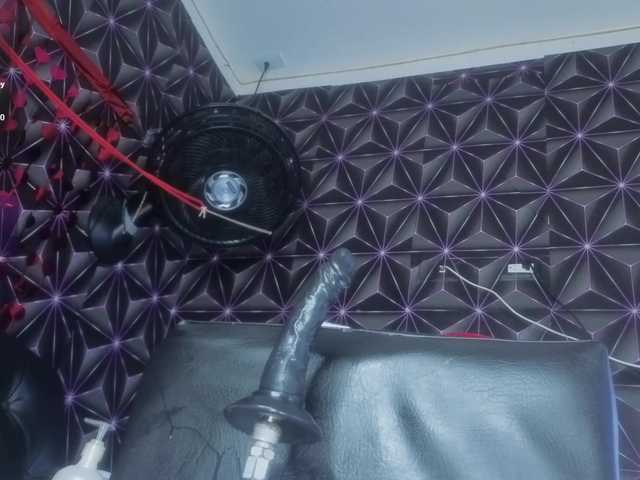 Megann9's BongaCams show and profile