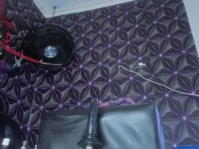 Megann9's BongaCams show and profile