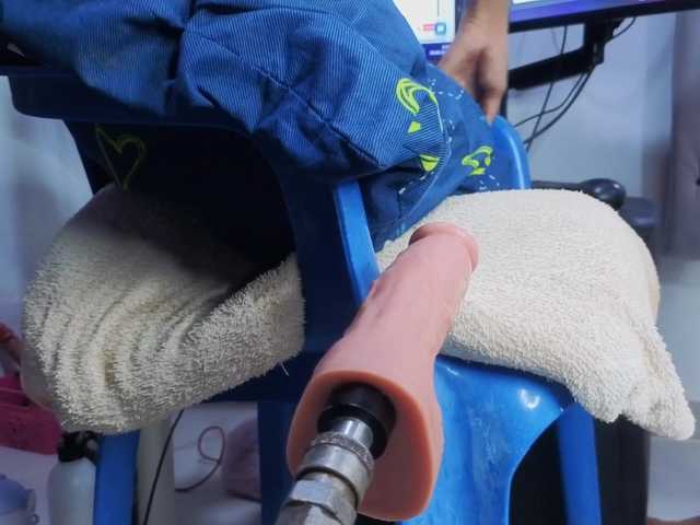 Megann9's BongaCams show and profile