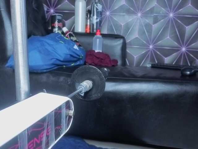 Megann9's BongaCams show and profile