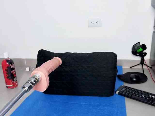 Megann9 webcam