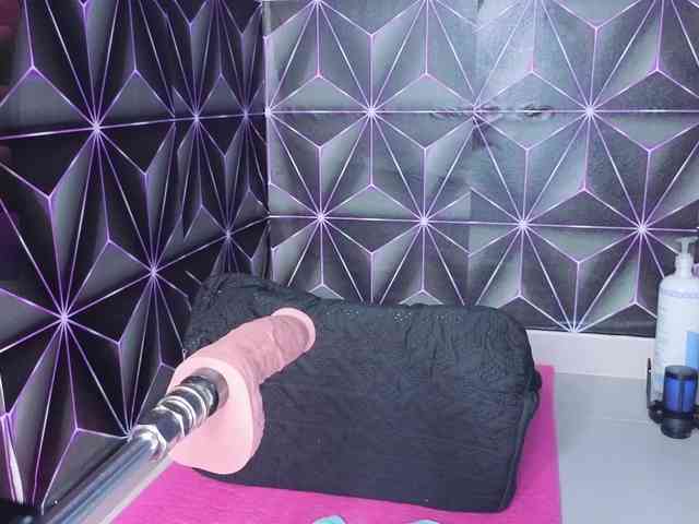 Megann9 webcam