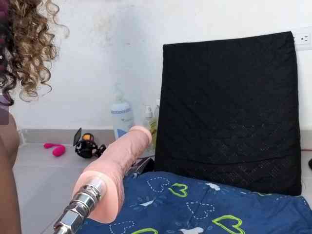 Megann9 webcam