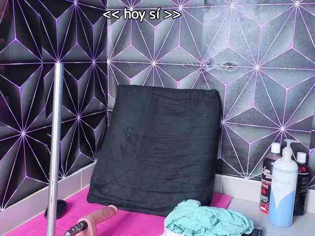 Megann9 webcam