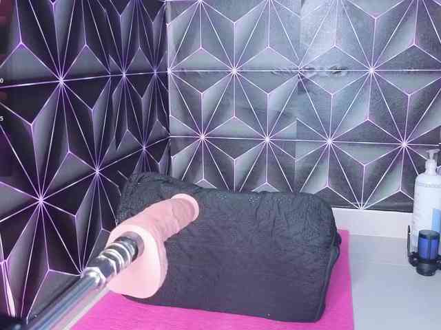 Megann9 webcam