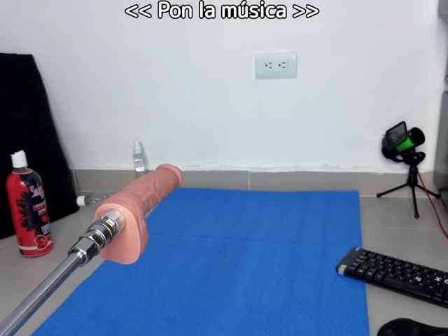 Megann9 webcam
