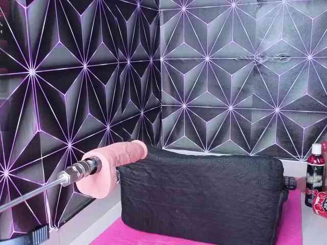 Megann9 webcam