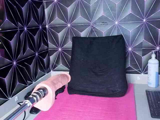 Megann9 webcam