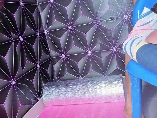 Megann9 webcam