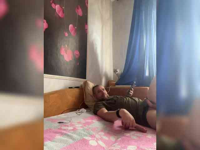 adult cam TotheMoonandBack