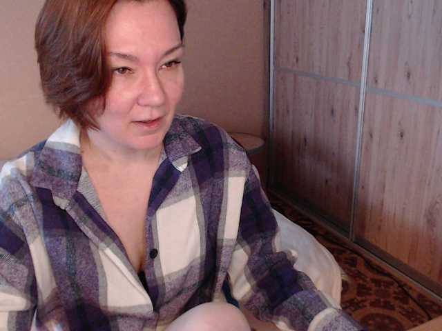 Julia99 live cam