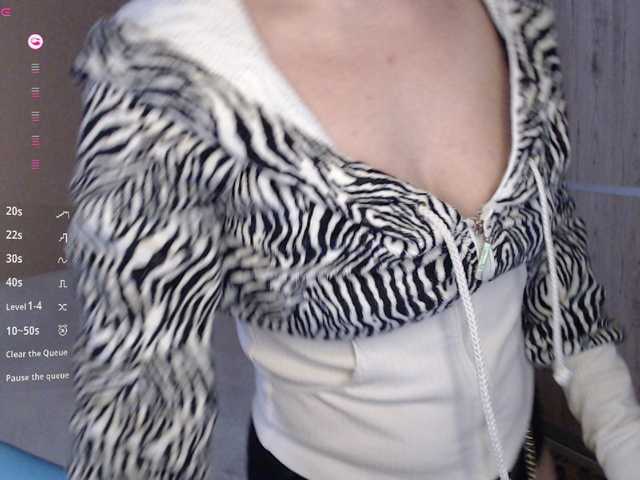 Julia99's BongaCams show and profile