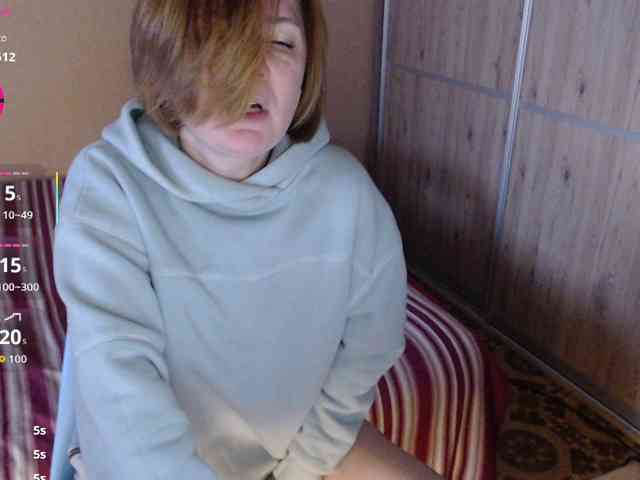 Julia99 webcam