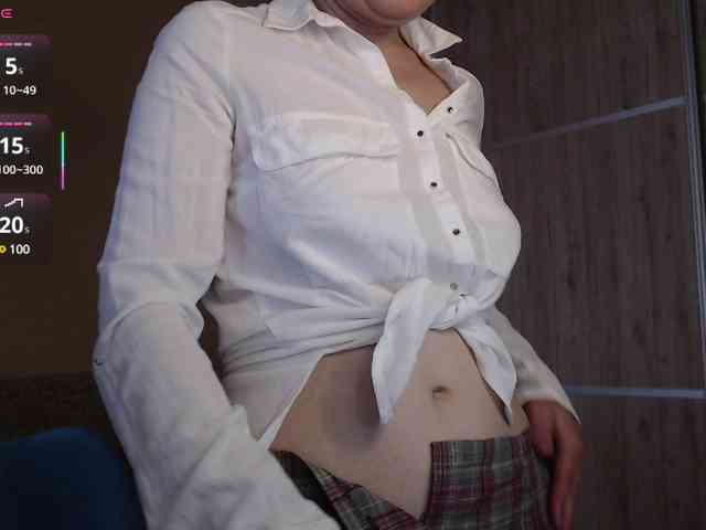 Julia99 webcam