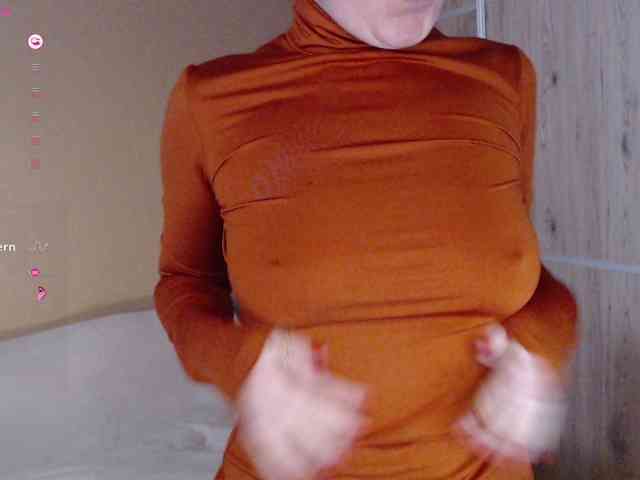 Julia99 webcam