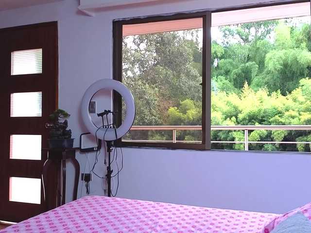 Tatiana-Blare's BongaCams show and profile