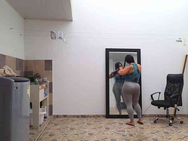 Tatiana-Blare webcam