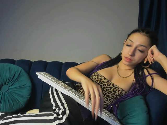 LucyLips's BongaCams show and profile