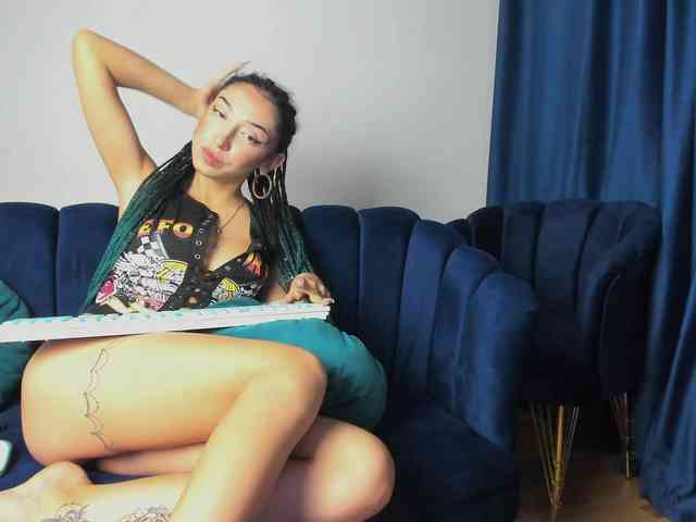LucyLips webcam