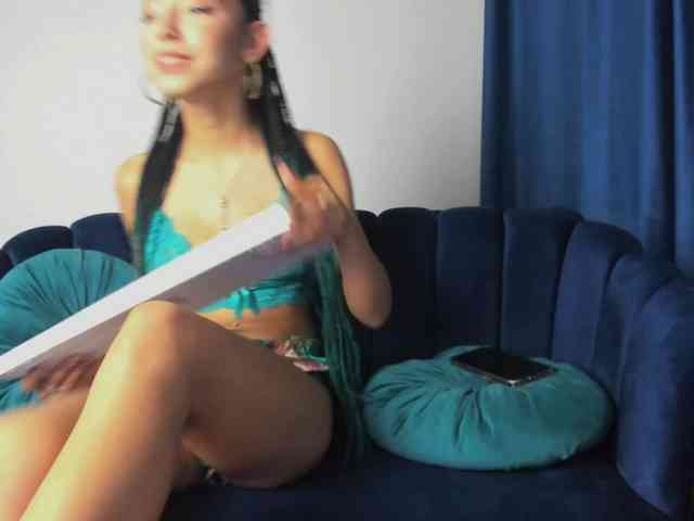 LucyLips webcam
