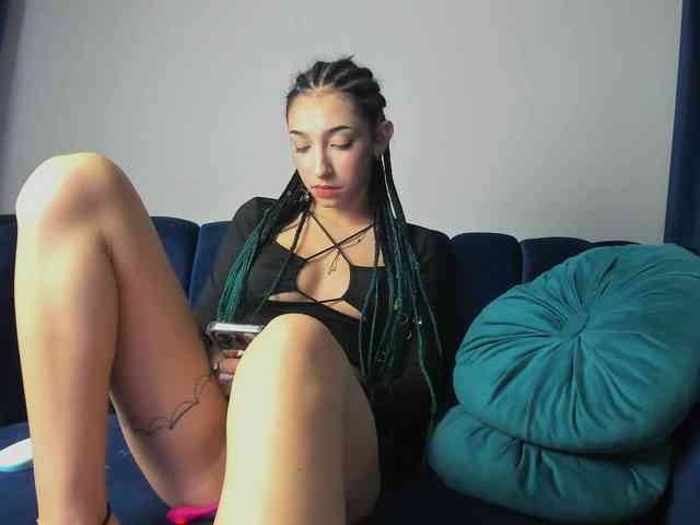 LucyLips webcam