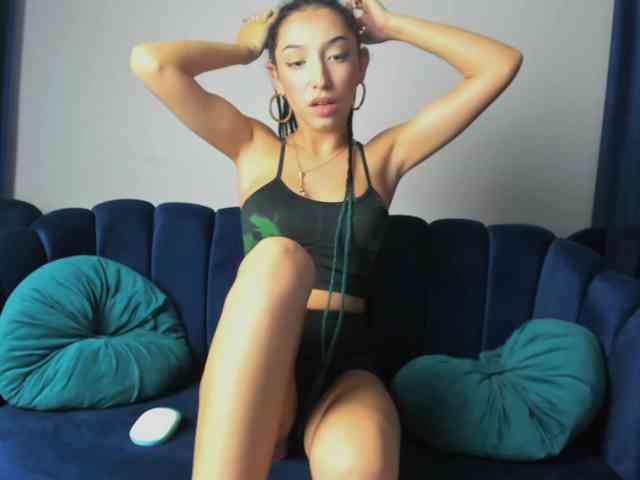 LucyLips webcam