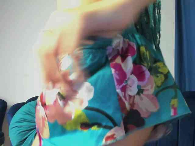 LucyLips webcam