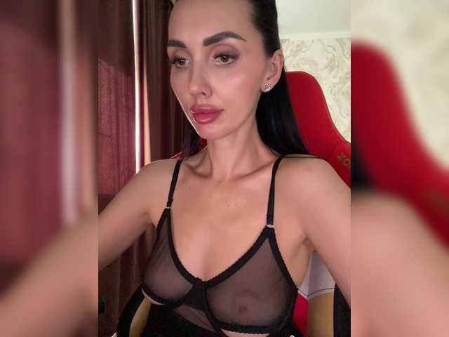 стрип с LolaFox