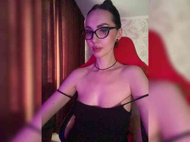 AnnaBlackFlame webcam