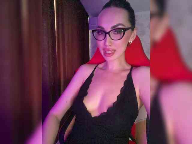 AnnaBlackFlame webcam