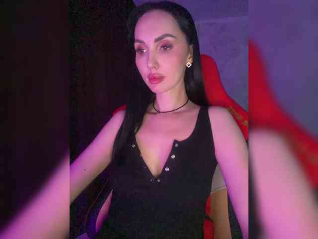 AnnaBlackFlame webcam