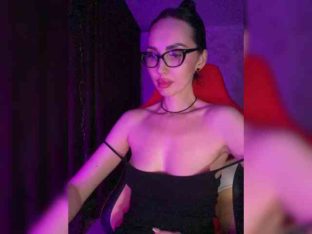 AnnaBlackFlame webcam