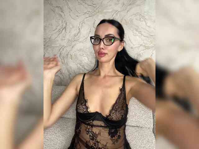 AnnaBlackFlame webcam