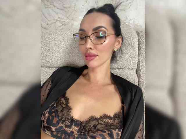AnnaBlackFlame webcam