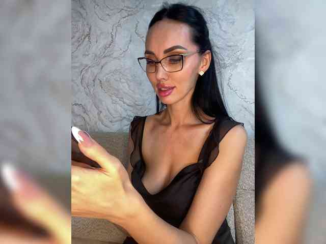 AnnaBlackFlame webcam