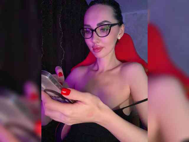 AnnaBlackFlame webcam