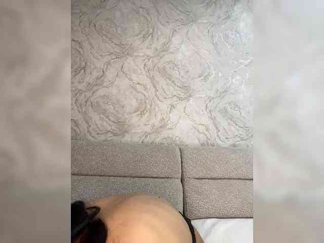 AnnaBlackFlame webcam