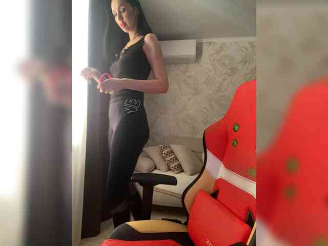 AnnaBlackFlame webcam