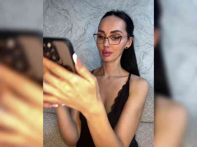 web cam show LolaFox
